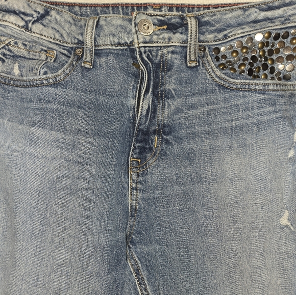 Edgely Brand from Maurices - Picture 2 of 4